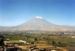 Der Vulkan Misti berragd die Umgebung von Arequipa